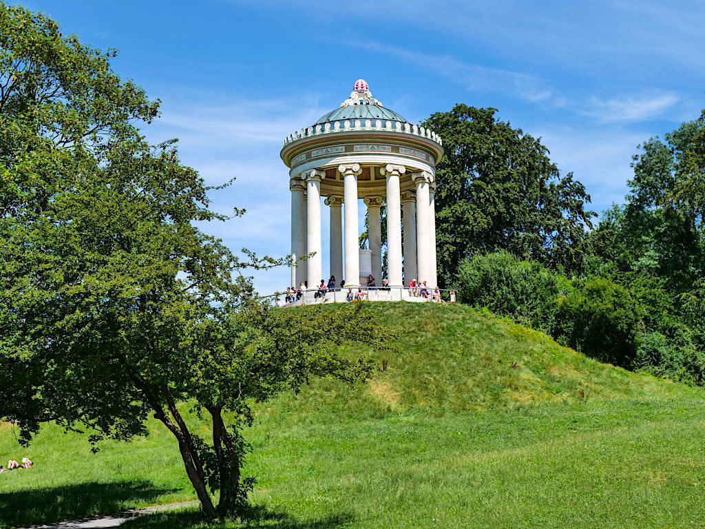 Englischer Garten, eine der größten Parkanlagen der Welt - Top München & Bayern Highlight