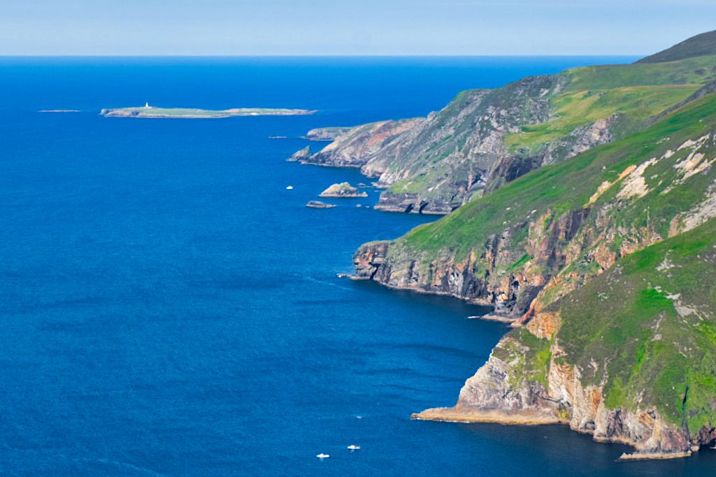 Siabh Liag - Größenvergleich: winzige Boote & gigantisch hohe Klippen - Donegal, Irland
