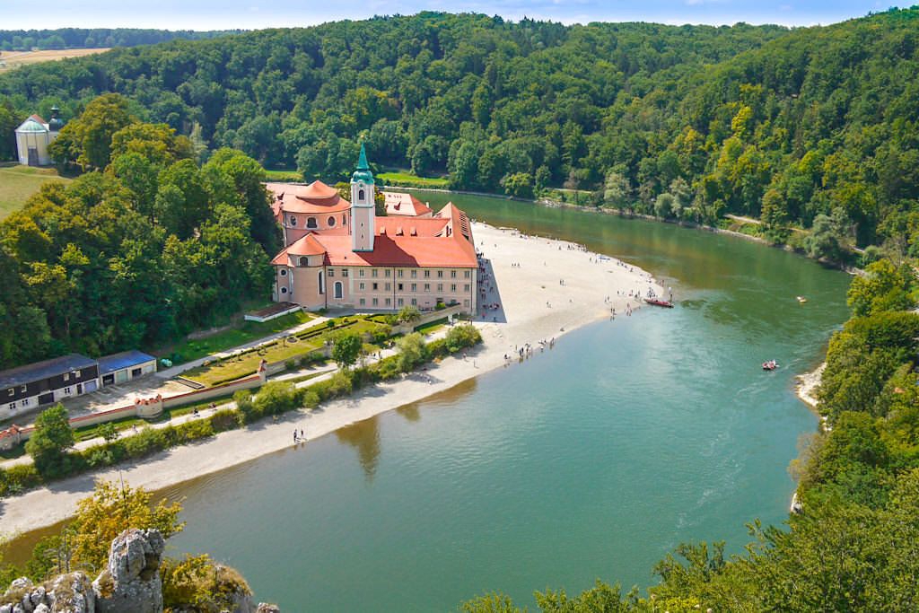 Grandioser Ausblick Kloster Weltenburg - Rundwanderung von Kelheim zum Donaudurchbruch & Kloster Weltenburg - Bayern