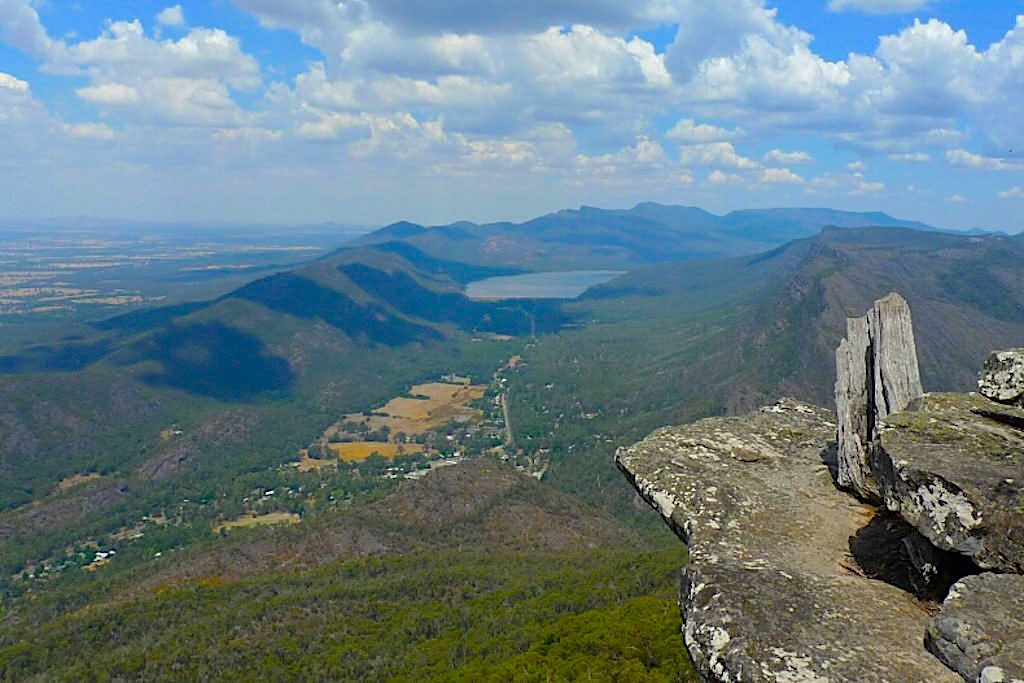 Ausblick auf Halls Gap vom Baroka Lookout - Grampians National Park - Victoria - Australia