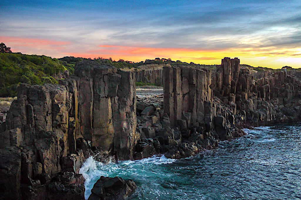 Bombo Quarry bei feurigen Sonnenaufgang - Kiama Highlights - New South Wales