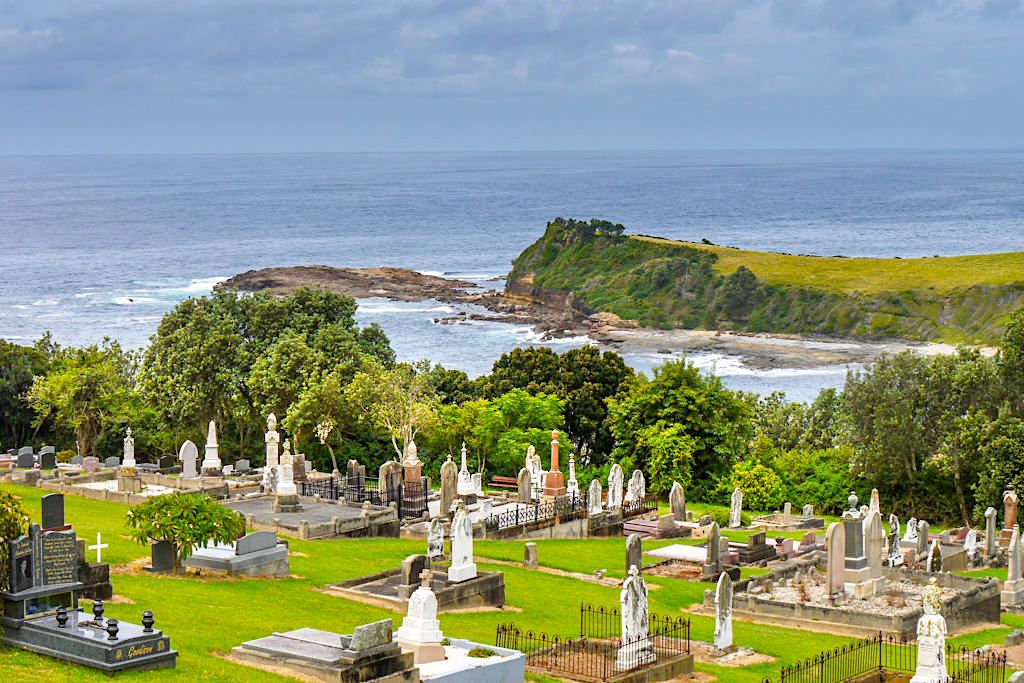 Idyllischer Geringong Cemetery südlich von Kiama - Tolle Küstenausblicke vom Friedhof - New South Wales