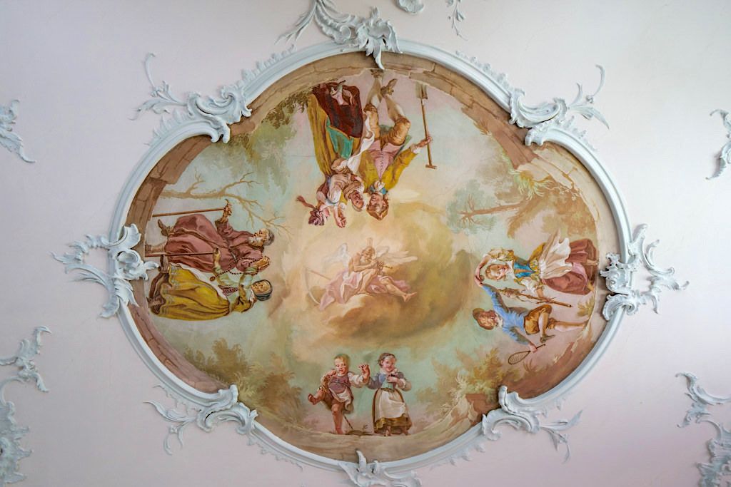 Fresken von Gottfried Bernhard Goez im Schloss Leitheim: die 4 Zyklen des Lebens - Sehenswürdigkeiten im Donau-Ries, Bayern