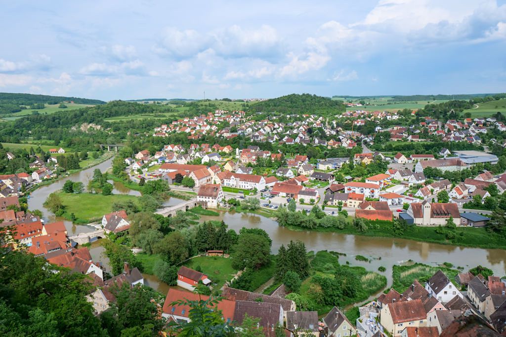 Burg Harburg - Herrlich Ausblick von den Burgmauern auf das Städtchen Harburg & den Fluss Wörnitz - Donau-Ries Sehenswürdigkeiten, Bayern
