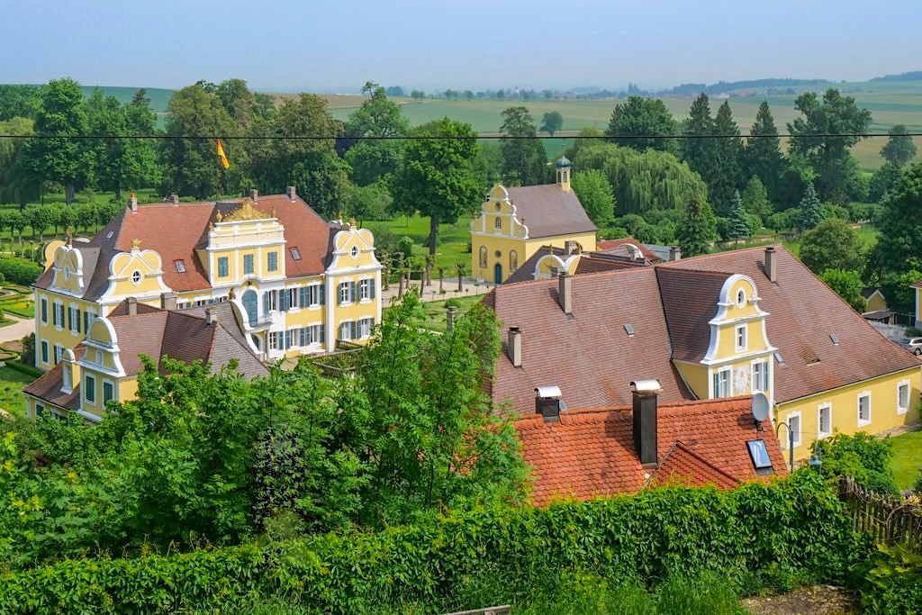 Hohenaltheim - Schloss & Wohnsitz des Fürsten zu Oettingen-Wallerstein - Sehenswürdigkeiten im Donau-Ries, Bayern