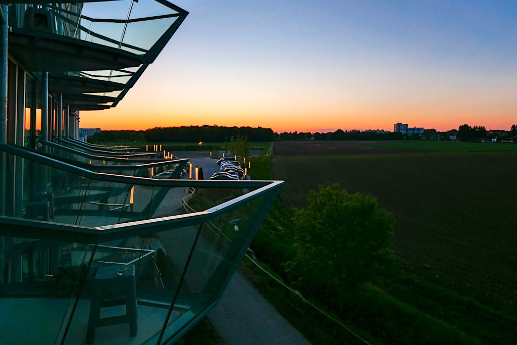 Hotel Victory in der Therme Erding - Herrlicher Sonnenaufgang vom Balkon der Yacht-Kabine aus gesehen - Bayern
