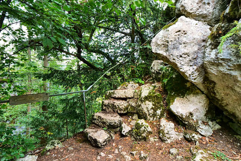 Klamm Weg zur doch sehr versteckten Aussichtsplattform - Altmühltal, Bayern