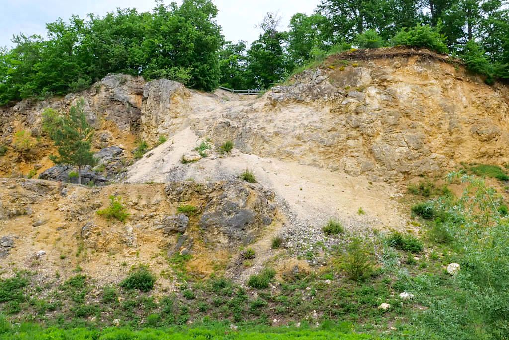 Geotop Lindle - Ries-Ereignis: Gries & bankige Kalke - Donau-Ries, Bayern