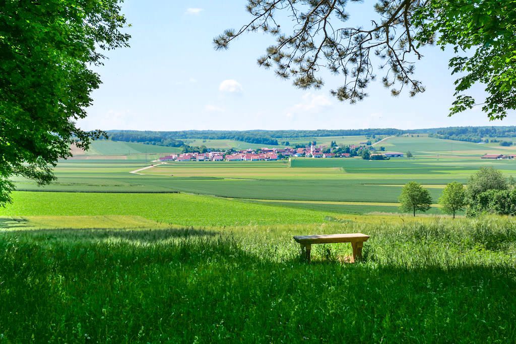 Schäferweg Wanderung - Marienhöhe bei Nördlingen mit herrlichem Ausblick auf Kleinerdlingen und ins Donau-Ries - Bayern