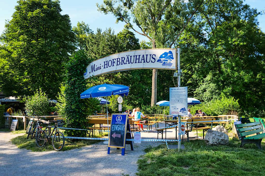 Mini Hofbräuhaus - Kleiner Biergarten im Norden des Englischer Gartens - München, Bayern
