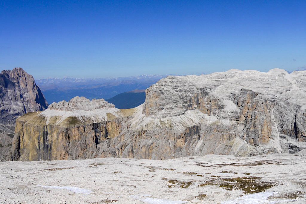 Faszinierende Mondlandschaft - Leichte Piz Boe Wanderung zum höchsten Berg des Sella Gebirges - Dolomiten, Südtirol