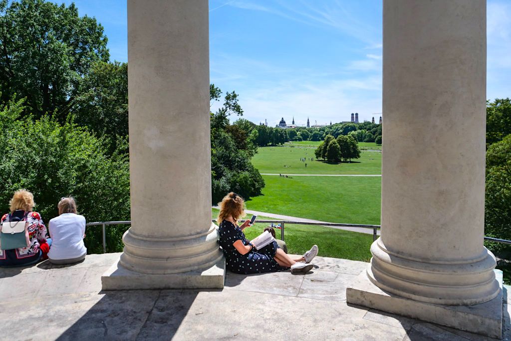 Monopteros - Beliebte Aussichtsplattform im Englischen Garten in München - Bayern