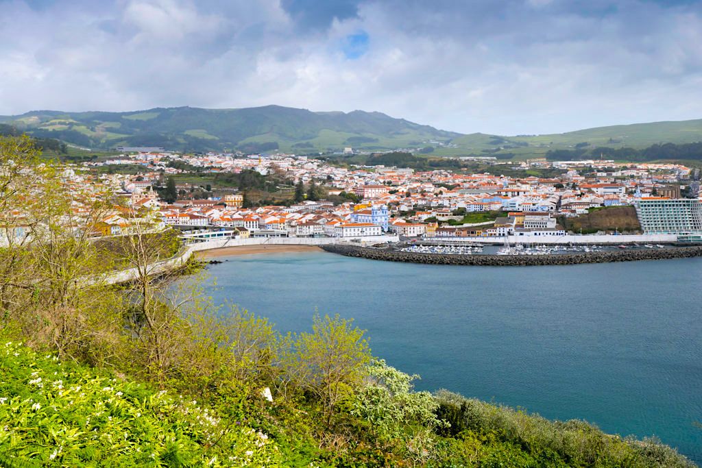 Monte Brasil - Fantastische Ausblicke auf Angra do Heroismo und die Bucht - Terceira - Azoren