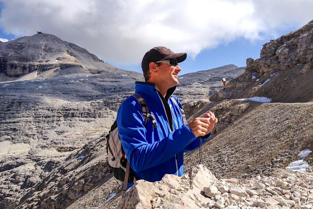 Leichte Piz Boe Wanderung vom Pordoijoch startend mit grandiosen Ausblicken - Sella-Gruppe, Dolomiten - Südtirol