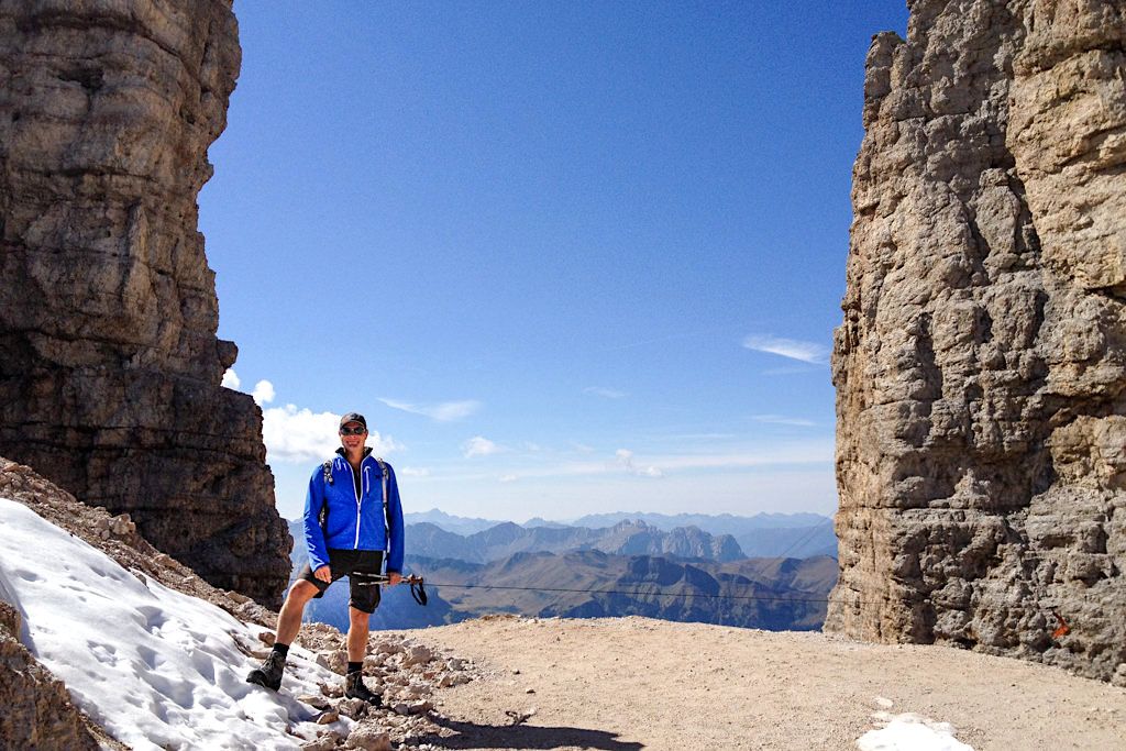Aufstiegs- oder Abstiegsvariante zum Passo Pordoi: Pordoischarte endet auf der Sellahochebene - Piz Boe Wanderung - Dolomiten, Südtirol