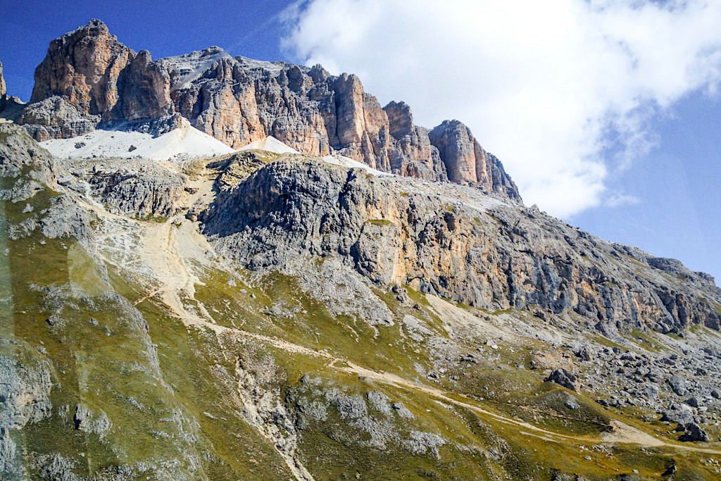 Pordoischarte von der Seilbahn aus gesehen - Leichte Wanderung zum Piz Boe - Sellagruppe - Dolomiten