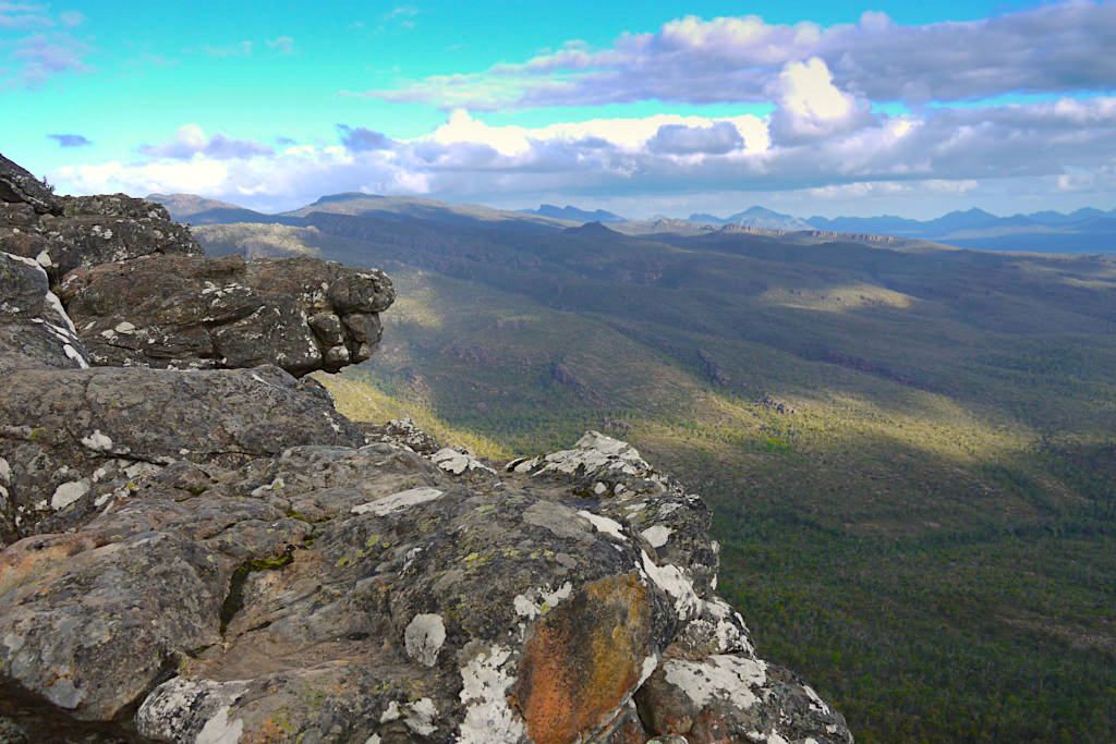 Grandioser Ausblick vom Reed Lookout auf dem Weg zu den Balconies - Grampians Nationalpark Highlights - Victoria - Australien