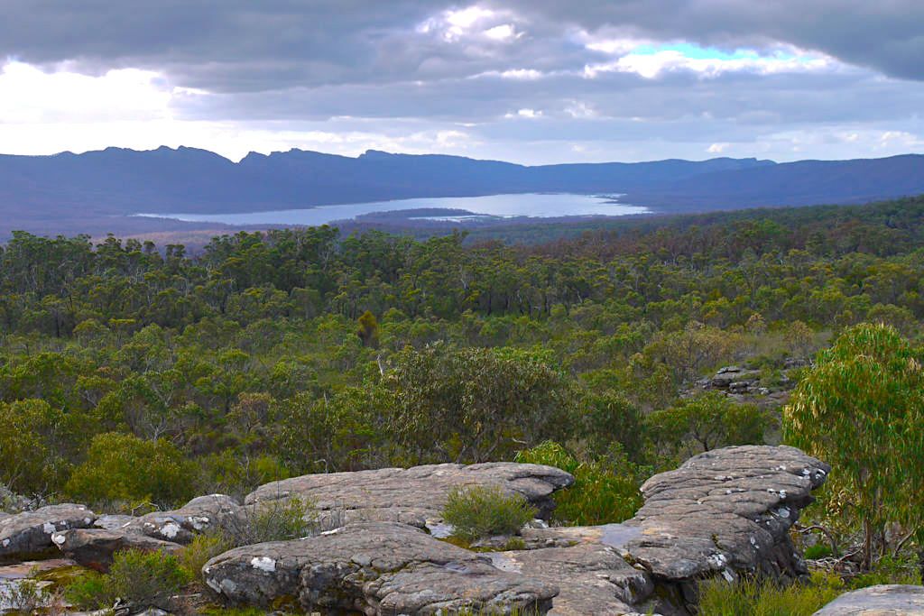 Ausblick vom Reeds Lookout - Auf dem Weg zu den Balconies im Grampians National Park - Victoria - Australien