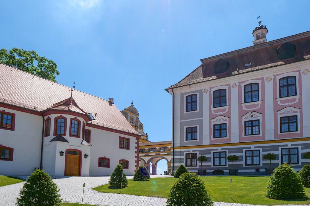 Schloss Leitheim & Weingärtnerhaus - Schönste Burgen & Schlösser im Donau-Ries, Bayern