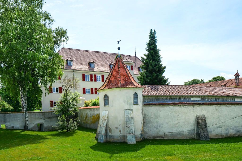 Schloss Polsingen mit Rundturm & Wehrmauern - Donau-Ries, Bayern