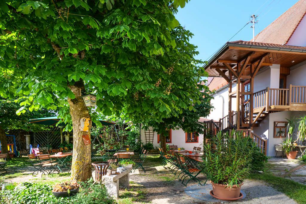 Landgasthof Sonne - Biergarten - Donau-Ries, Bayern