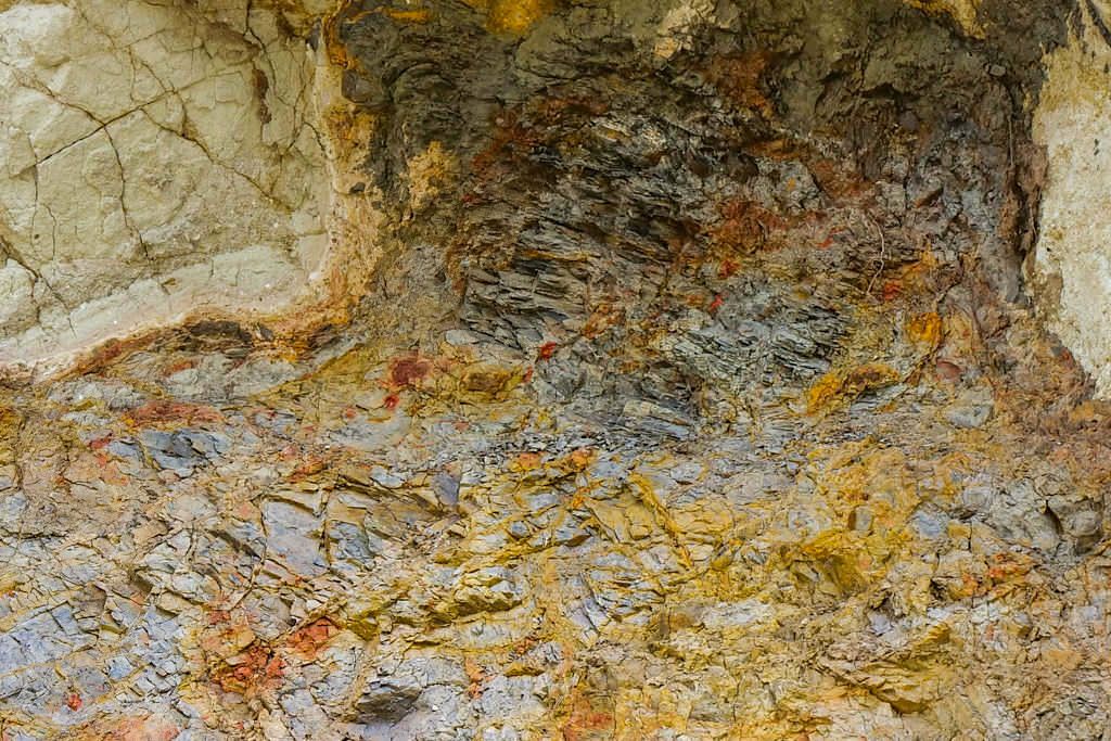 Suevit-Steinbruch Aumühle - Ries-Ereignis: Eisenooide des Oberen Doggers - Donau-Ries, Bayern