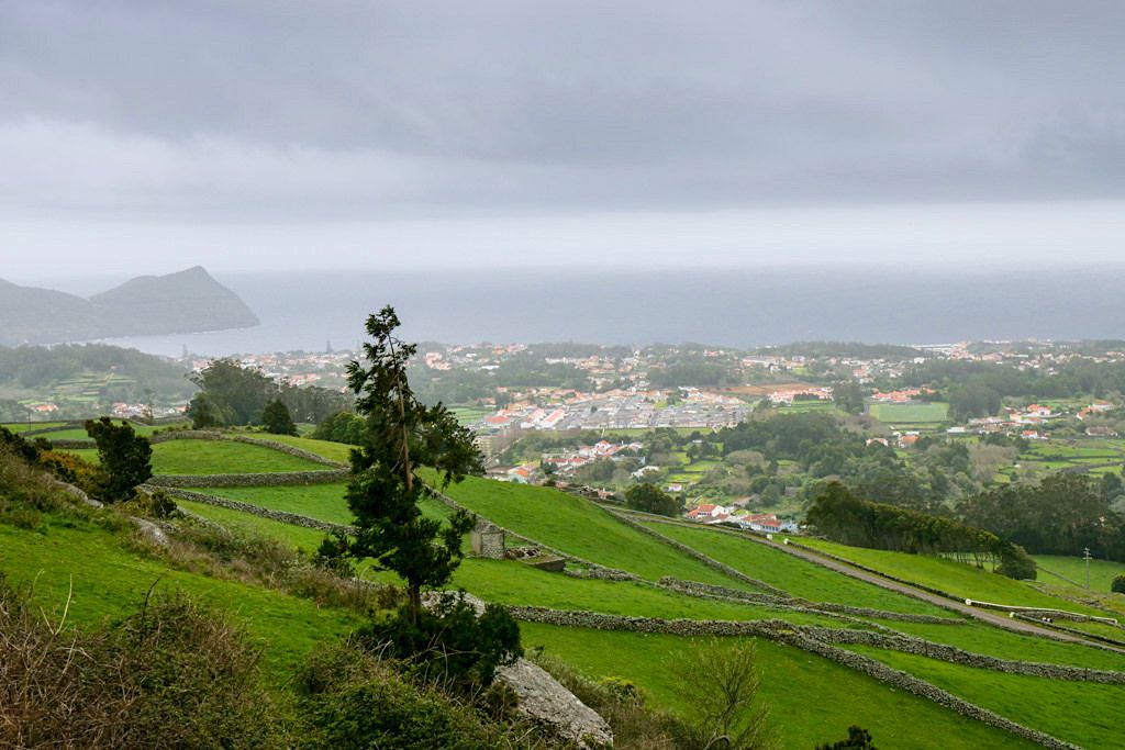 Terra Cha Aussichtspunkt: grandioser Ausblick auf Angra & Küste - Terceira - Azoren