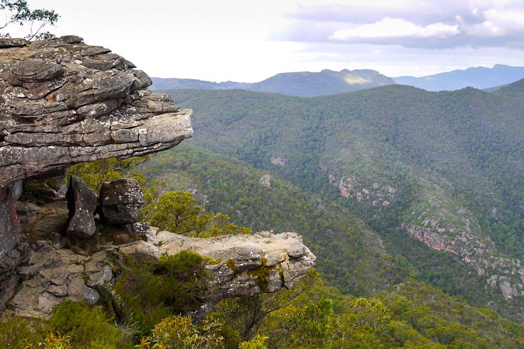 The Balconies oder Mouth of Death bieten grandiose Ausblicke auf Victoria Valley - Grampians National Park Highlight - Victoria - Australien