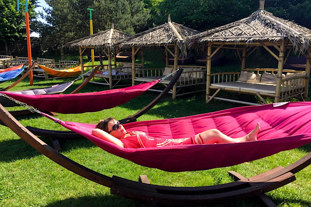 Therme Erding - Alm Chalets & Stylische Hängematte mit Pavillon im Außenbereich - Bayern