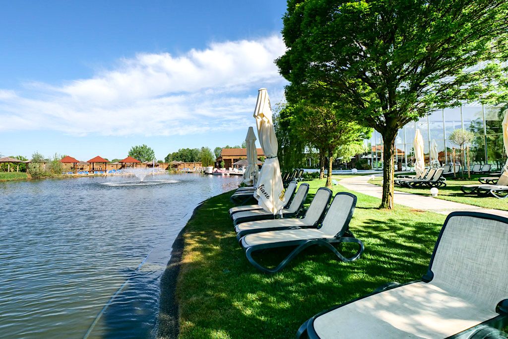 Therme Erding - Liegewiesen & Gartenbereich - Erlebnisbad in Bayern
