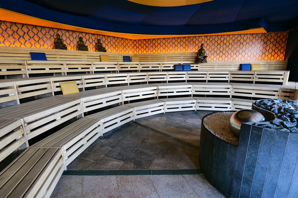 Therme Erding - Sauna & VitalTherme: Meditationssauna mit Klangschalen - Bayern