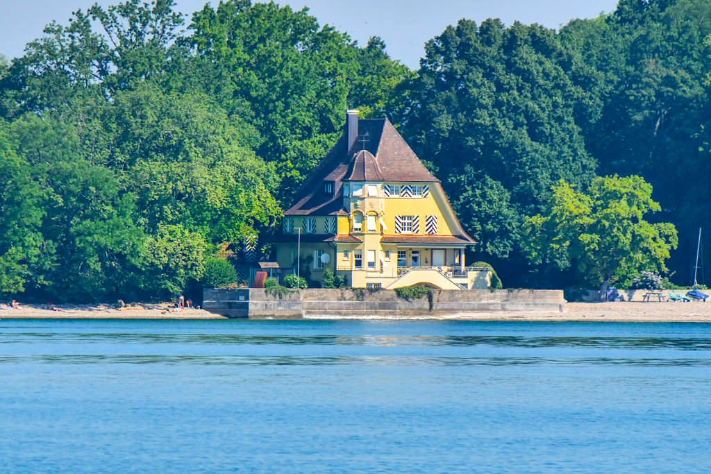 Schöne, prachtvolle Villen säumen das Bodensee-Ufer - Baden-Württemberg