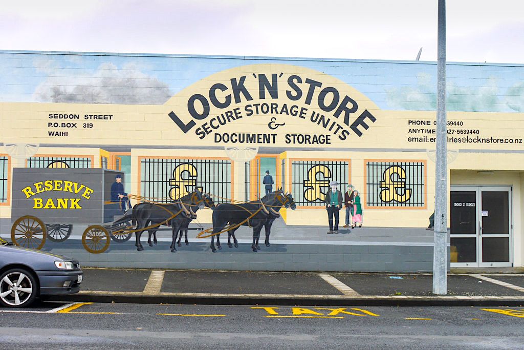 Zauberschönes, uriges Waihi - Street Art & alte Gebäude verleihen auch heute noch Goldgräber Atmosphäre - Nordinsel, Neuseeland