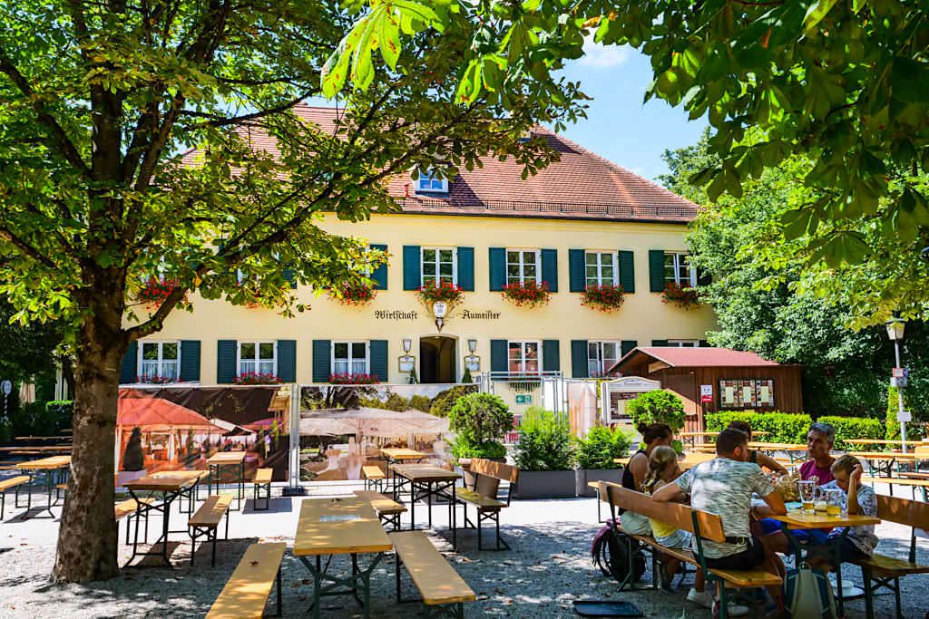 Wirtschaft Aumeister & urig, gemütlicher Biergarten am Nordende des Englischer Gartens - München, Bayern