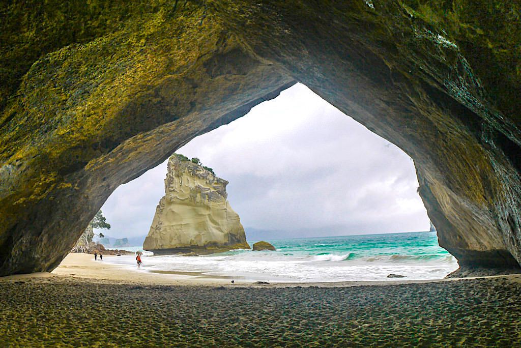 Cathedral Cove: malerische Bucht mit bizarren Felsformationen - Coromandel Peninsula Highlights - Nordinsel, Neuseeland