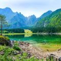 Laghi di Fusine - Kristallklare, farbenfroh leuchtende Seen, grüne Wälder & faszinierende Bergkulisse - Tarvisio, Italien