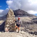 Leichte, kurze, wunderschöne Piz Boe Wanderung vom Passo Pordoi zum Piz Boe Gipfel - Sella-Gruppe - Dolomiten, Südtirol