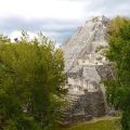 Blick auf Pyramide von Becan, Campeche - Mexiko