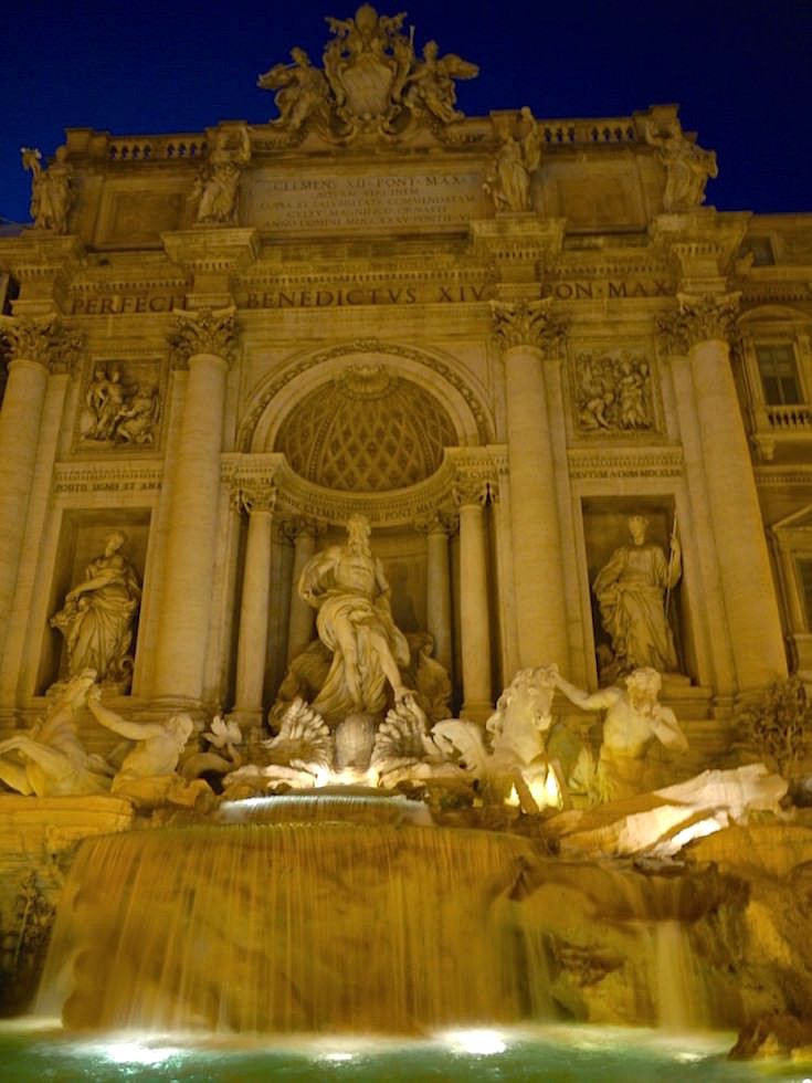 Fontane di Trevi in Rom Italien bei Nacht 