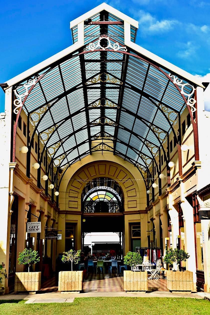 Charters Towers - Stock Exchange Arcade von der Rückseite - Queensland