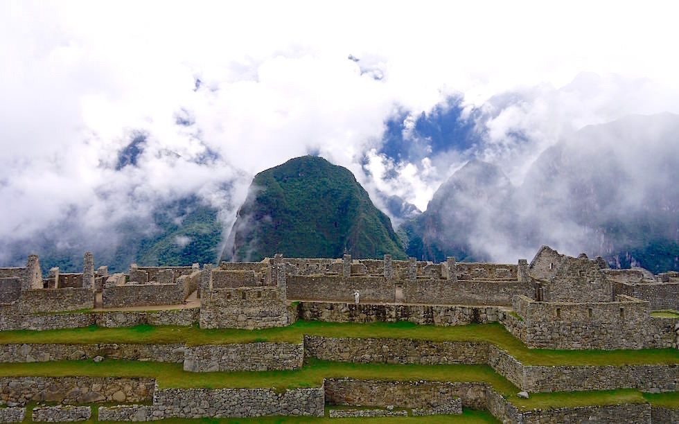 Machu Picchu Blick in Berge und Wolken - Peru