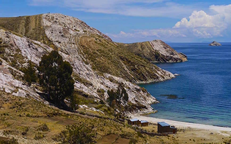 Isla del Sol im Titicaca See Blick auf die Küste im Norden