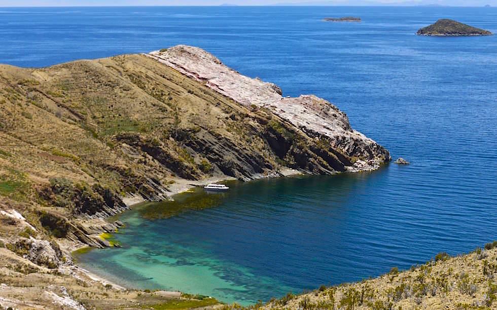 Isla del Sol im Titicaca See Blick auf die Küste im Norden