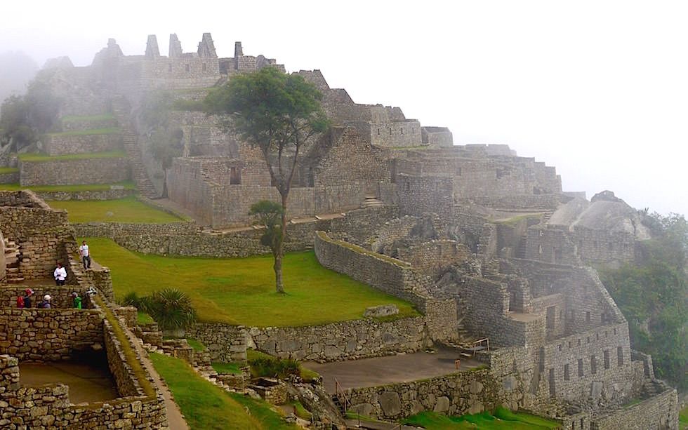 Machu Picchu im Nebel - Peru