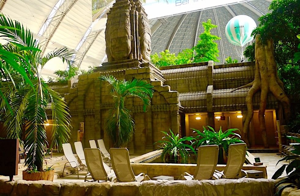 Tropical Islands - Sauna integriert in eine liebevoll gestaltete Ankor Watt Fassade - Brandenburg