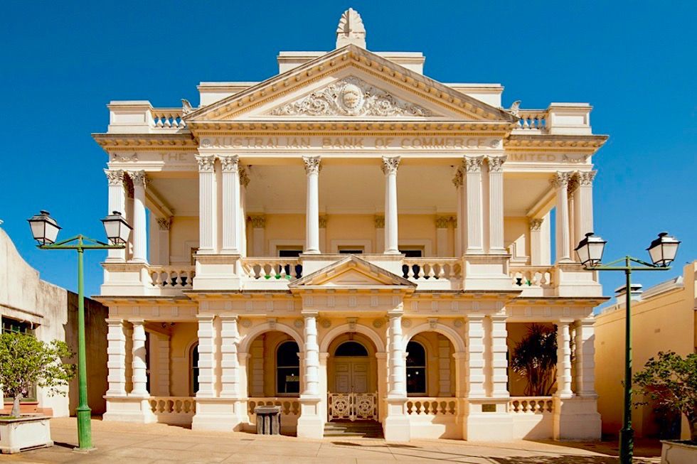 Charters Towers - Wunderschöne Gebäude aus den Zeiten des Goldrausches: World Theatre ehemaliges Australian Bank of Commerce - Queensland