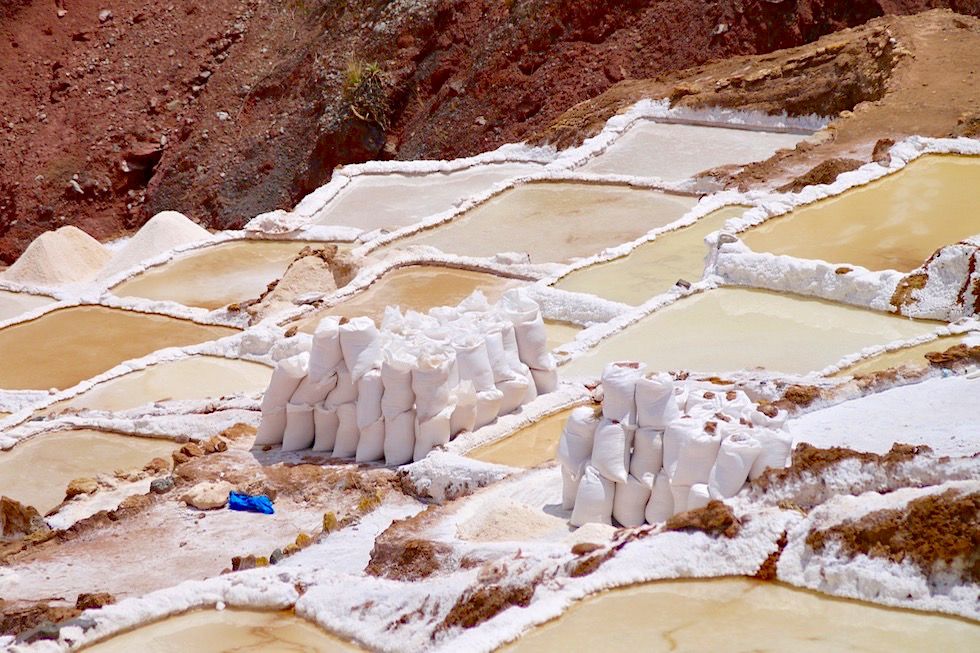 Maras Salzterrassen - von den Inkas mit ihren Händen angelegt - Valle de Sagrado - bei Cusco, Peru