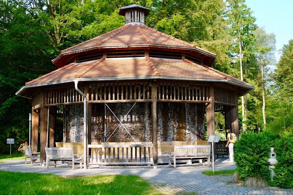 Bad Wörishofen - Gradieranlage: salzhaltige feuchte Luft & Reisig - Allgäu - Bayern