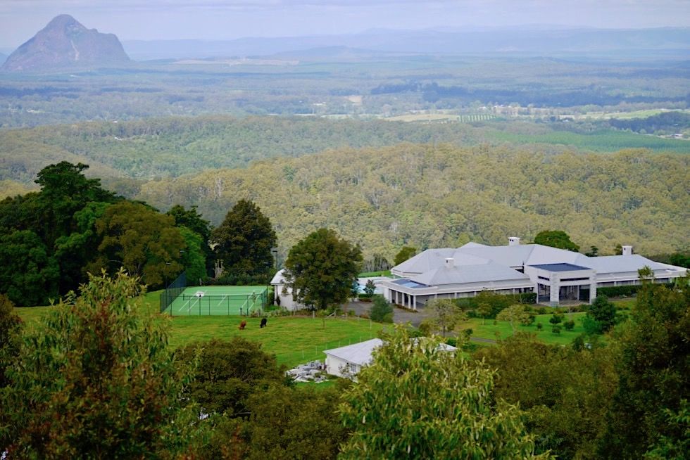 Mary Cairncross Park - Blick von der Aussichtsplattform: Glass House Mountains - Queensland