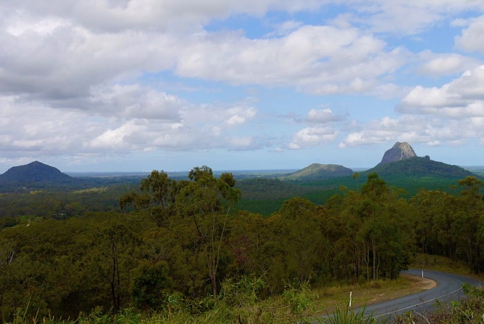 Glass House Mountains Lookout: Mt Ngungun, Cooee, Mt Tibrogargan - Sunshine Coast Queensland